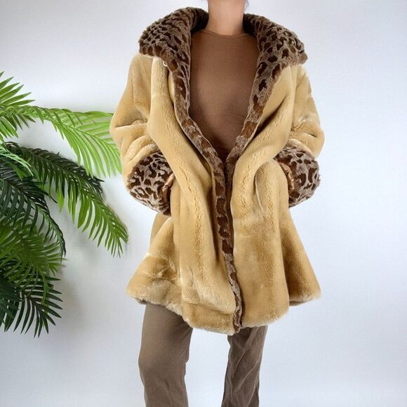 Vintage 90s Tan Indie Boho Hippie Oversized Faux Fur Winter Jacket / Size: L - Picture 6 of 7
